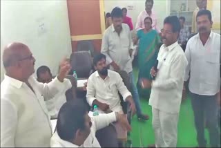 Fight Between TDP and YCP Leaders in Tiruvuru Municipal Council Meeting