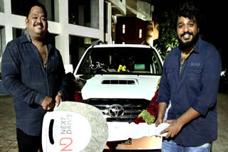 Ajagratha Film Director Shashidhar got Gift from producer Raviraj