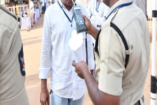 SCOOT BREATHALYZER TRAFFIC POLICE  DRUNK AND DRIVE CHECK  ബ്രെത്ത് അനലൈസർ മോഷ്‌ടിച്ചു  ഡ്രങ്ക് ആൻഡ് ഡ്രൈവ് പരിശോധന