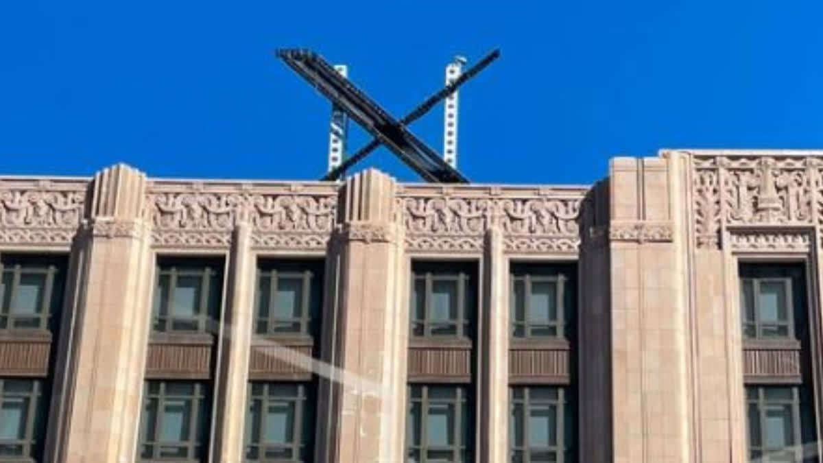 Permit violation being probed behind 'X' logo installation atop Twitter building