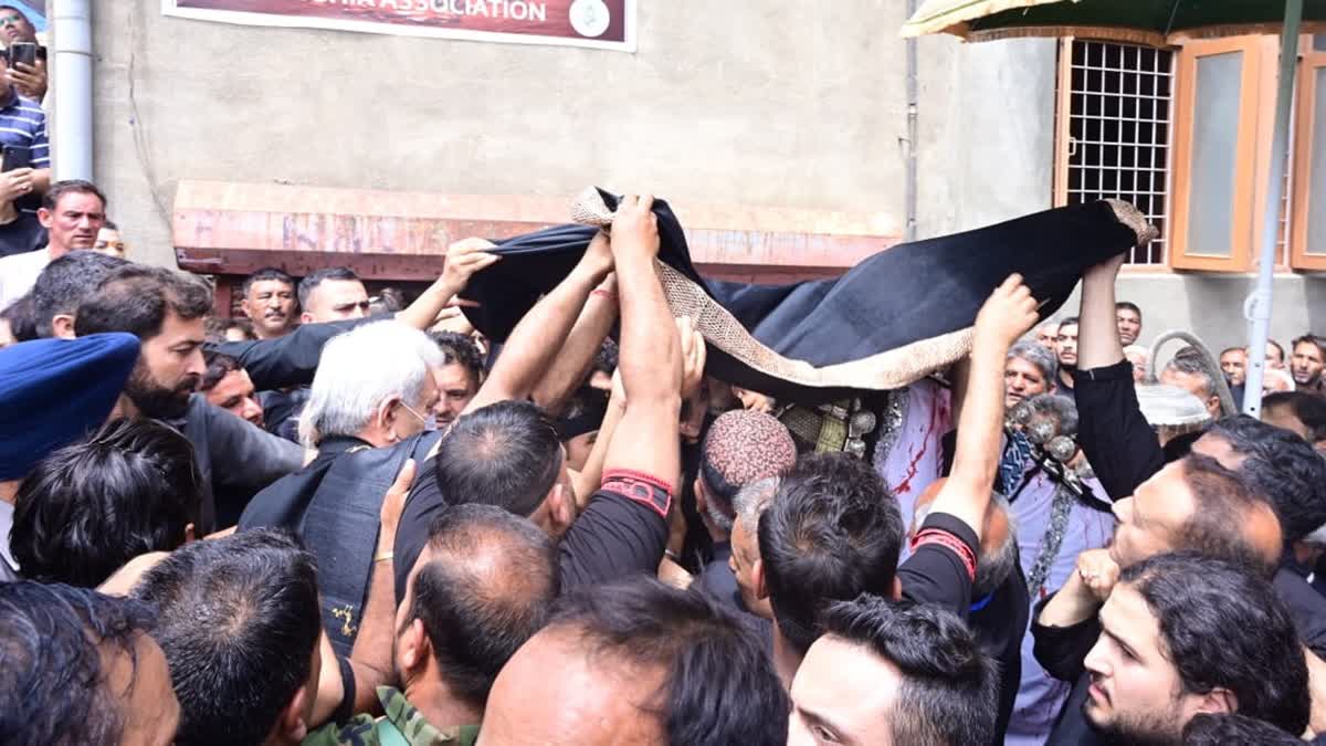 LG Manoj Sinha joins 'Zuljanah' procession on Youm-e-Ashoora in downtown Srinagar