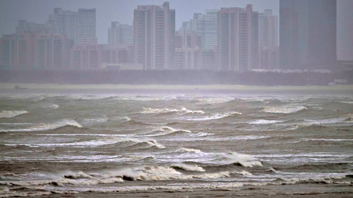 Typhoon Doksuri makes landfall in China