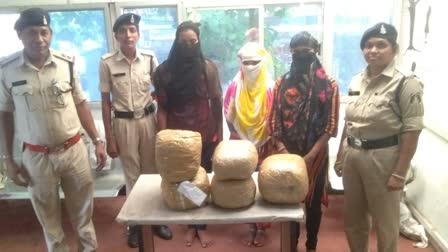 Women Ganja Smugglers Arrested