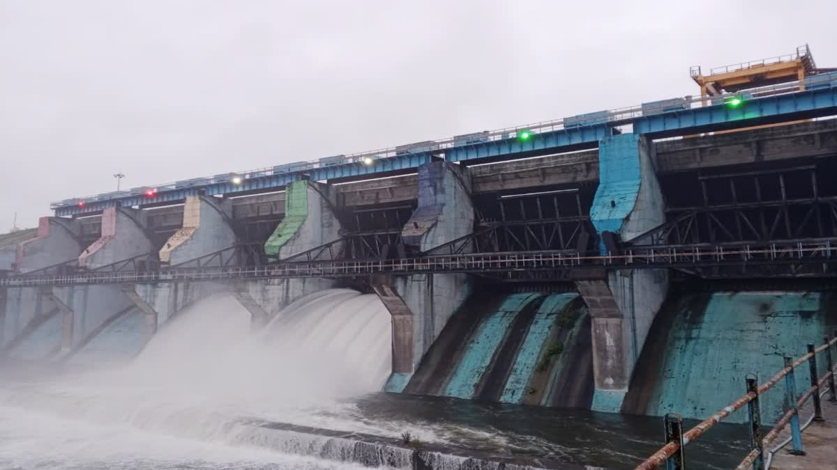 Parsdoh Dam filled gates open