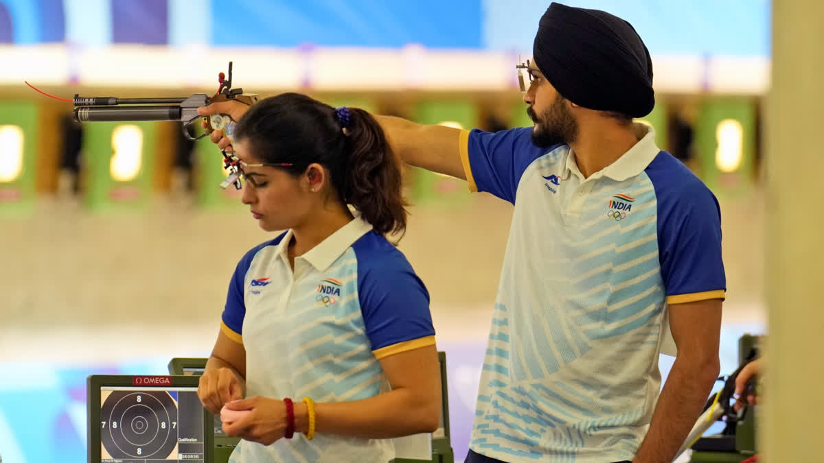 Manu Bhaker (Left), Sarabjot Singh (Right)