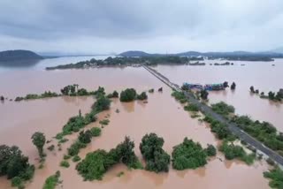 People Suffering From Floods In Bhadrachalam