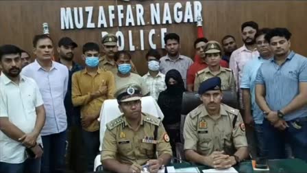 The police solved the robbery of lakhs of rupees from Noor jewellers' shop