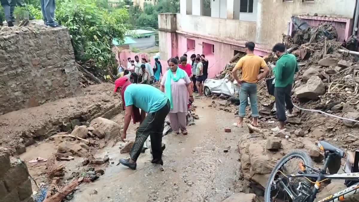 मंडी में प्रकृति का तांडव, बादल फटने से 4 नालों ने शहर में मचाई तबाही