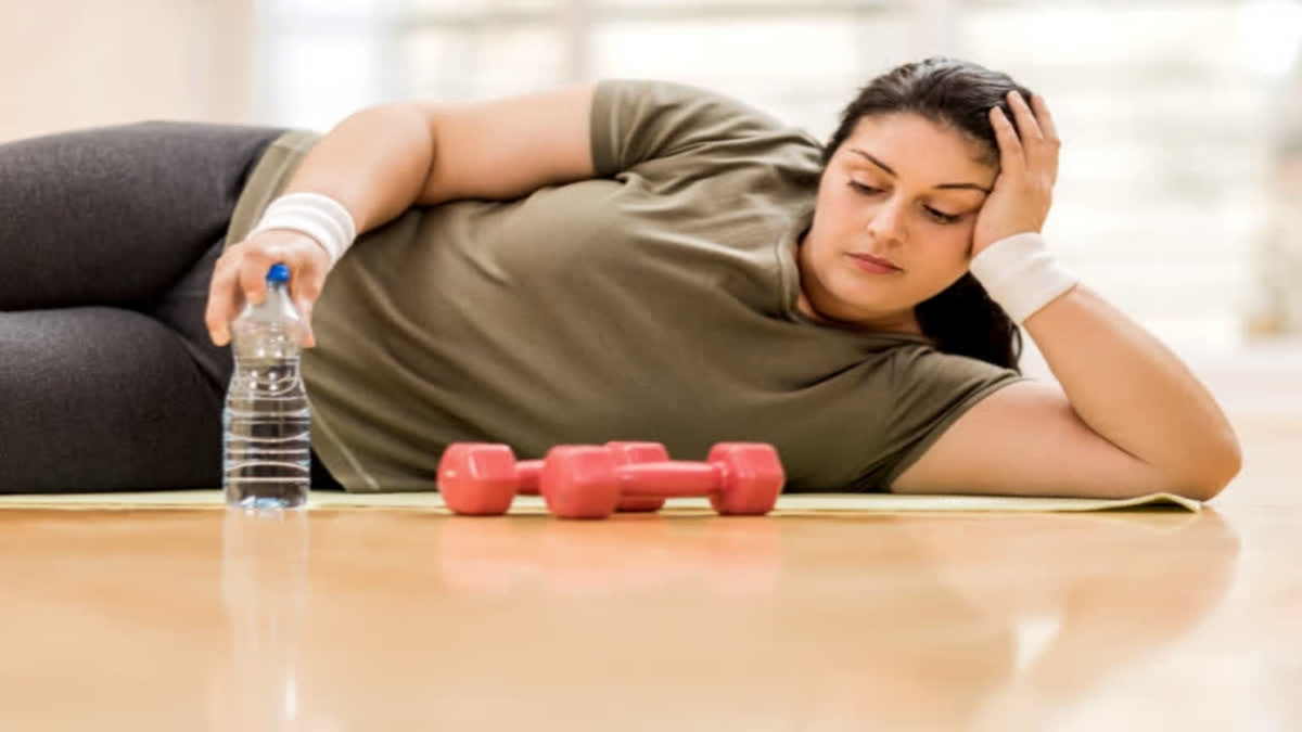 Older women who maintained a constant weight were 1.2 to 2 times more likely to live longer than those who lost 5 per cent or more of their weight.