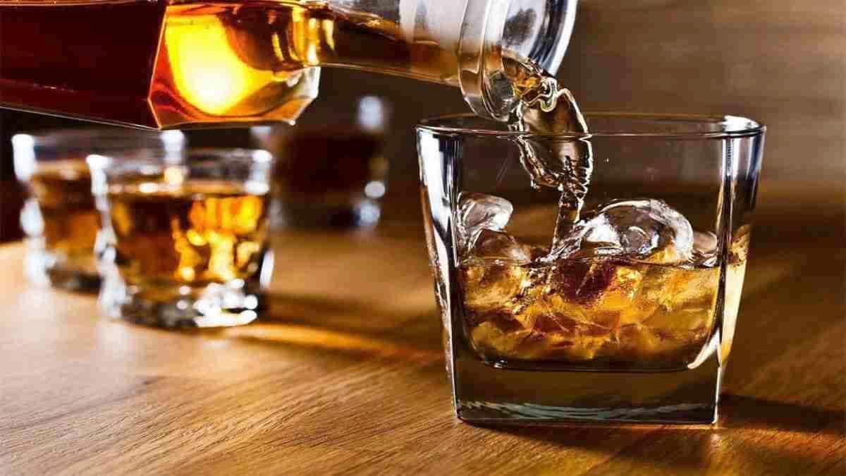 Liquor Sale in Uthradam 2023  Liquor Sale  Uthradam 2023  Liquor sale in Kerala During Uthradam  ഇത്തവണയും ബെവ്‌കോണം  ഉത്രാടത്തിന് മാത്രം കേരളത്തില്‍ വിറ്റത്  മദ്യം  റെക്കോര്‍ഡ്  തൃശൂര്‍ ജില്ല  ഇരിങ്ങാലക്കുട  Irinjalakuda Bevco Outlet  Asramam Bevco Outlet  Bevco Outlet  Bevco  ബെവ്‌കോ  ഉത്രാട ദിനത്തില്‍ മദ്യ വിൽപന