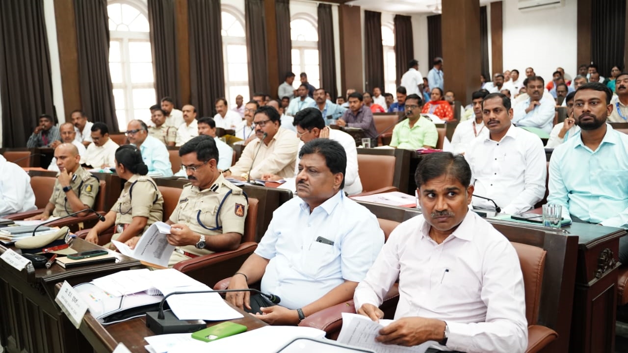 ಮೈಸೂರಿನಲ್ಲಿ ಸಿಎಂ ಸಿದ್ದರಾಮಯ್ಯರಿಂದ ಕೆಡಿಪಿ ಸಭೆ