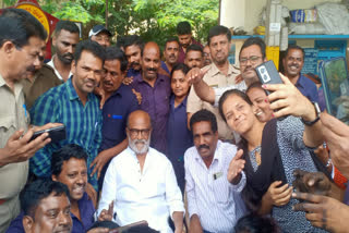 Superstar Rajinikanth recently made a nostalgic visit to bus depot no-4 of BMTC (Bengaluru Metropolitan Transport Corporation) in Bengaluru, Karnataka. Donning a white kurta and surrounded by police security, Rajinikanth graced the depot and warmly interacted with his devoted fans. The superstar also generously posed for photographs with the BMTC staff members.