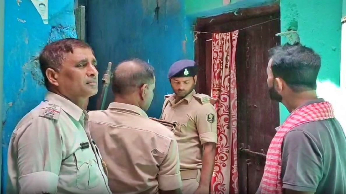 भागलपुर में जांच करती पुलिस