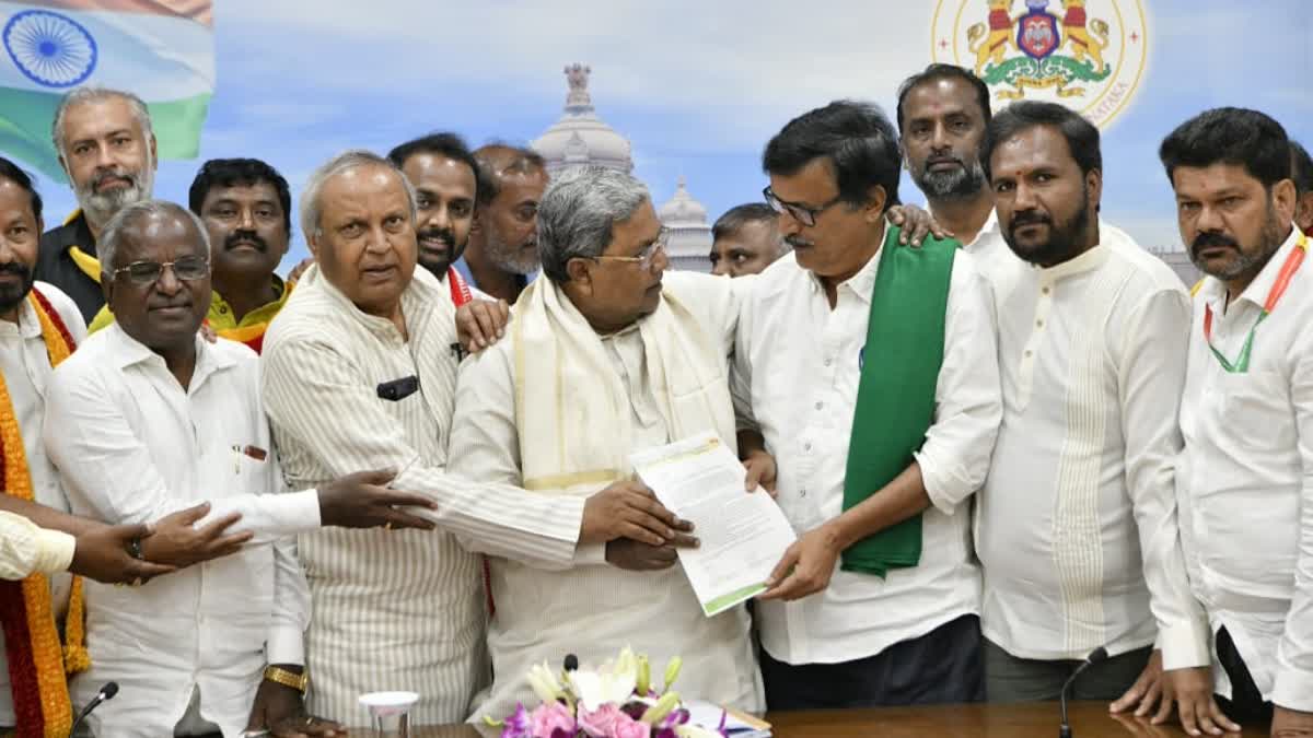 Delegation headed by Kuruburu, Mukhyamatri Chandru visited CM