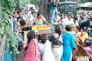 BJP women's wing creates ruckus at Swasthya Bhaban