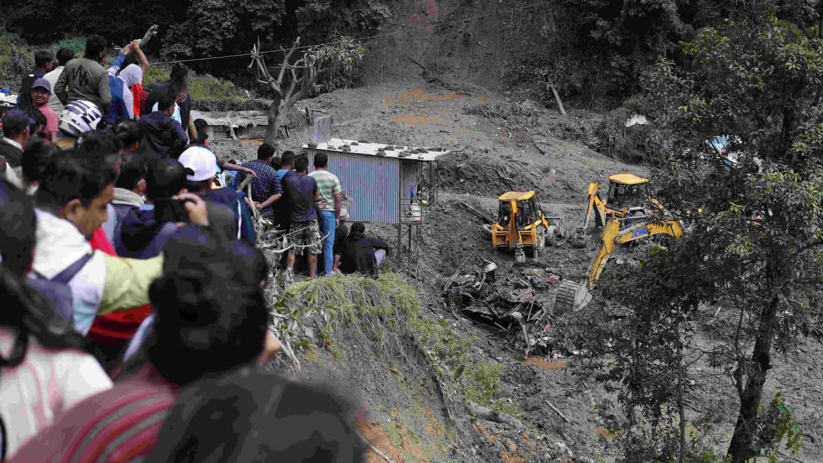 NEPAL LANDSLIDE DEATH  RAIN HAVOC DEATH IN NEPAL  നേപ്പാളില്‍ വെള്ളപ്പൊക്കം  നേപ്പാള്‍ കനത്ത മഴ