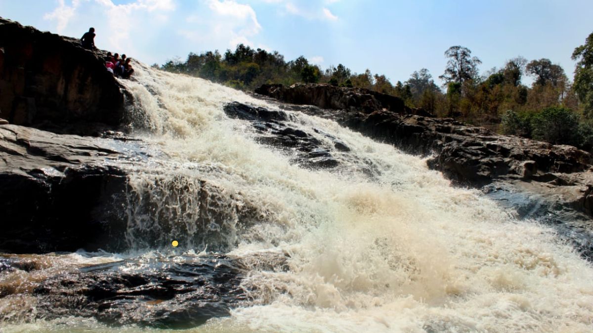 The beautiful waterfall of Sarguja