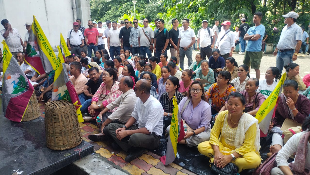 Strike Called in Darjeeling on Tea Garden Bonus Issue