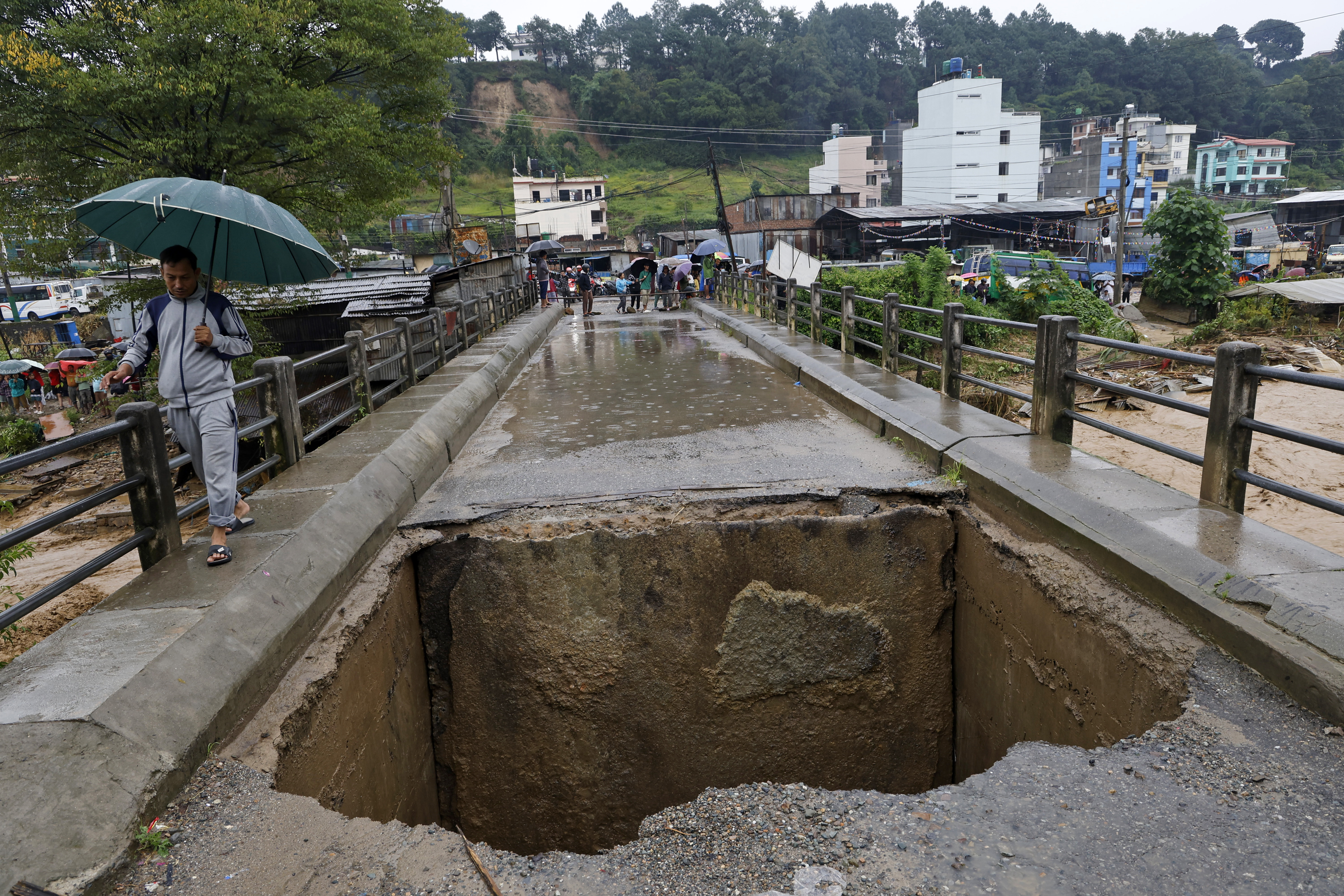 ಪ್ರವಾಹ, ಭೂಕುಸಿತಕ್ಕೆ ನೇಪಾಳ ತತ್ತರ