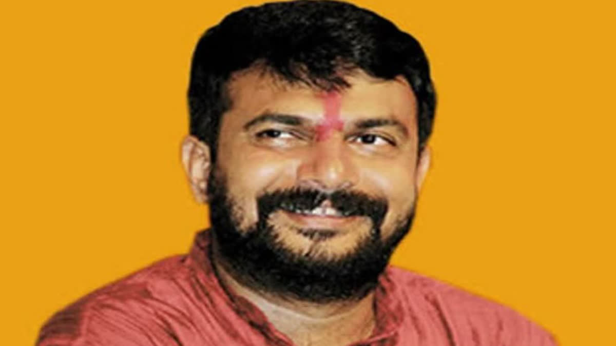 HEMANT PATIL RESIGNED AS MEMBER OF PARLIAMENT OVER MARATHA RESERVATION ISSUE