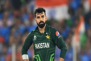 Umar Gul slams Shadab Khan  Umar Gul  Shadab Khan  Cricekt World Cup 2023  Sohail Tanvir  ഉമര്‍ ഗുല്‍  ഷദാബ് ഖാന്‍  സൊഹൈല്‍ തന്‍വീര്‍  ഏകദിന ലോകകപ്പ് 2023  ഷദാബ് ഖാനെതിരെ ഉമര്‍ ഗുല്‍