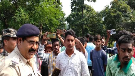 Pakur Students demanding compensation