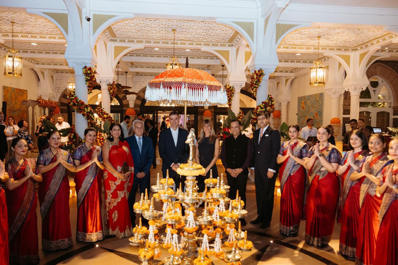 SPANISH PRESIDENT PEDRO SANCHEZ  CELEBRATE THE DIPAWALI FESTIVAL  DELICIOUS INDIAN SWEETS  PRIME MINISTER NARENDRA MODI