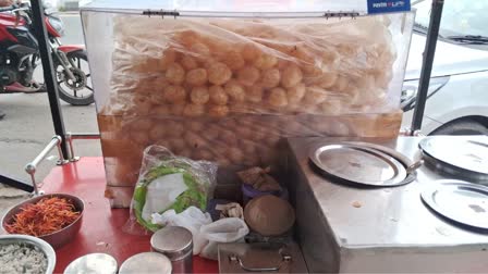 A streetside golgappa stall