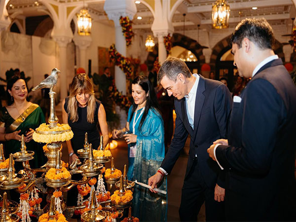 SPANISH PRESIDENT PEDRO SANCHEZ  CELEBRATE THE DIPAWALI FESTIVAL  DELICIOUS INDIAN SWEETS  PRIME MINISTER NARENDRA MODI