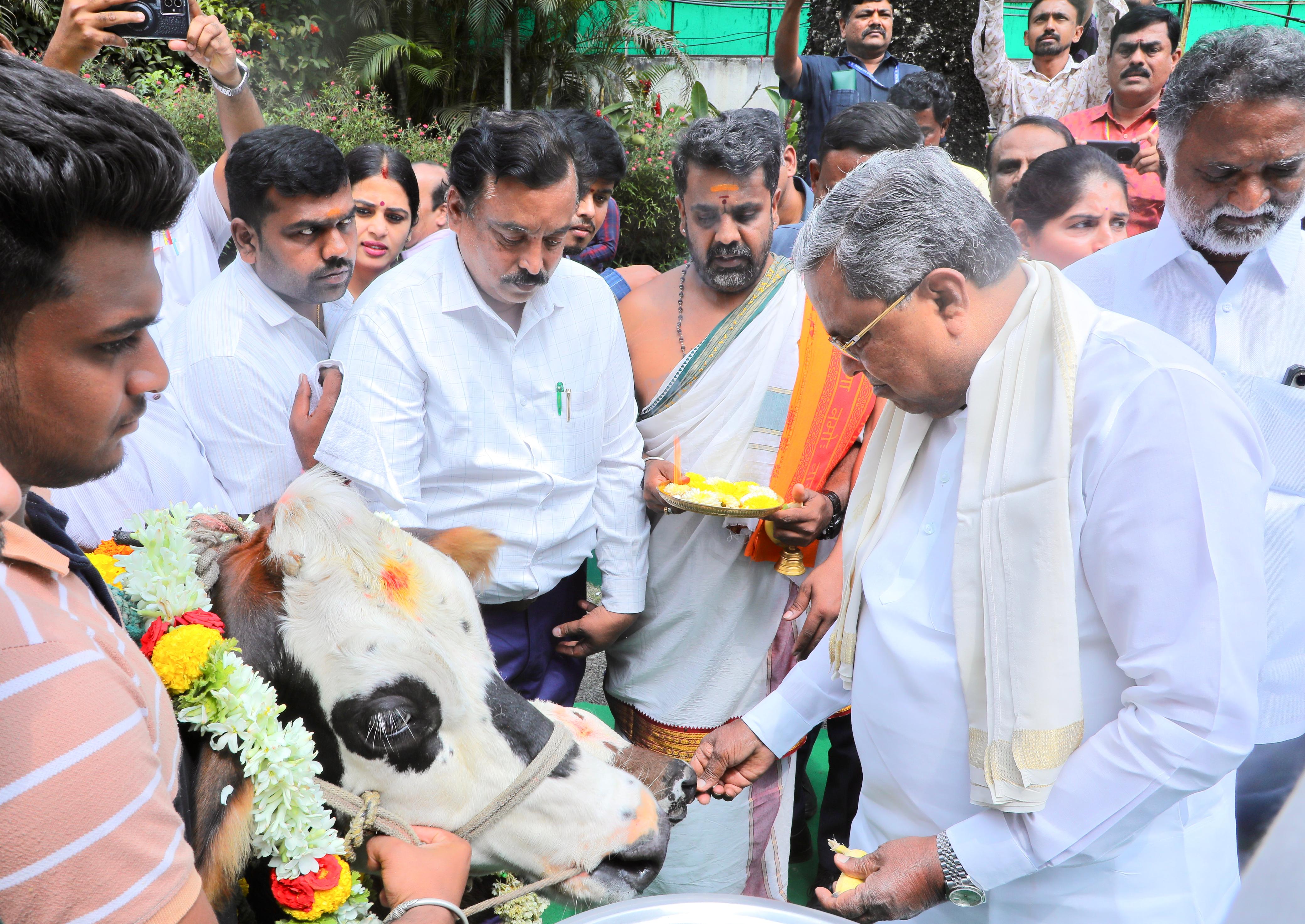 CM launches 21st National Livestock Census program in the state