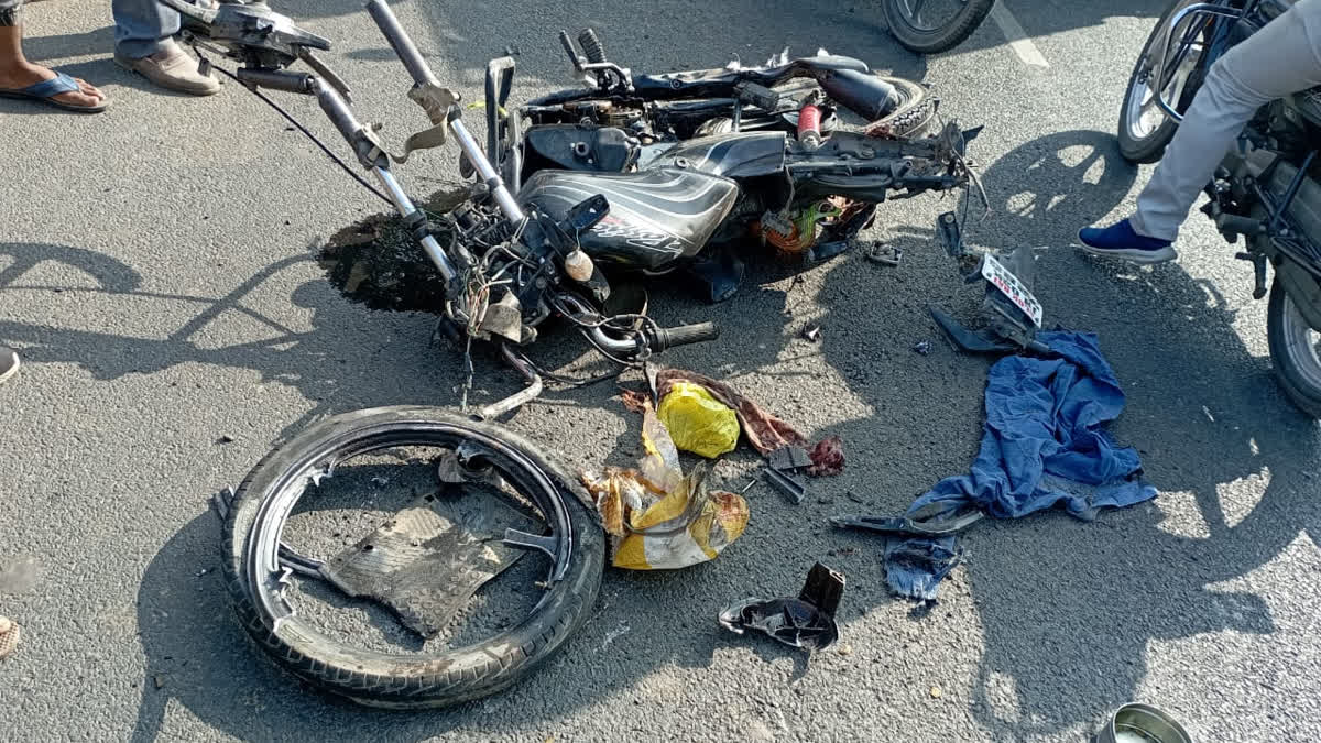 Two real brothers died in road accident in Palamu