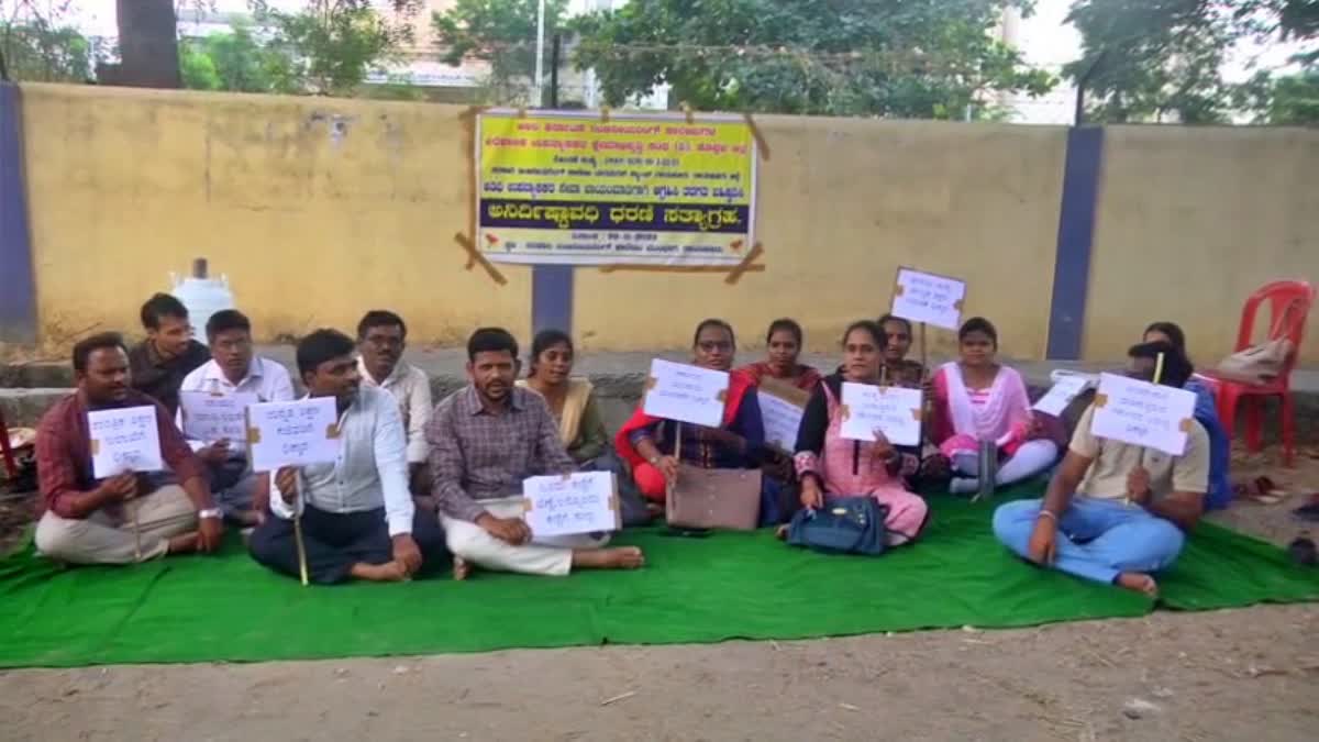 guest lecturers staged a sit-in.