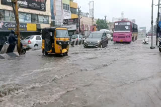 Tambaram to Velachery road drowned in flood due to heavy rain in Chennai