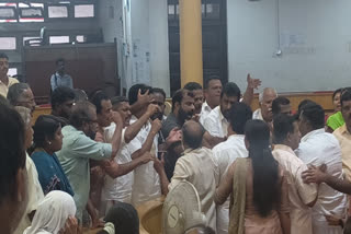 waterlogging  waterlogging in Trivandrum  dispute in council meeting  Special Council Meeting  വെള്ളക്കെട്ട്  കൗൺസിൽ യോഗം  കോര്‍പറേഷന്‍ കൗണ്‍സിലില്‍ ബഹളം  Corporation Council  കൗൺസിലർ  Counselor