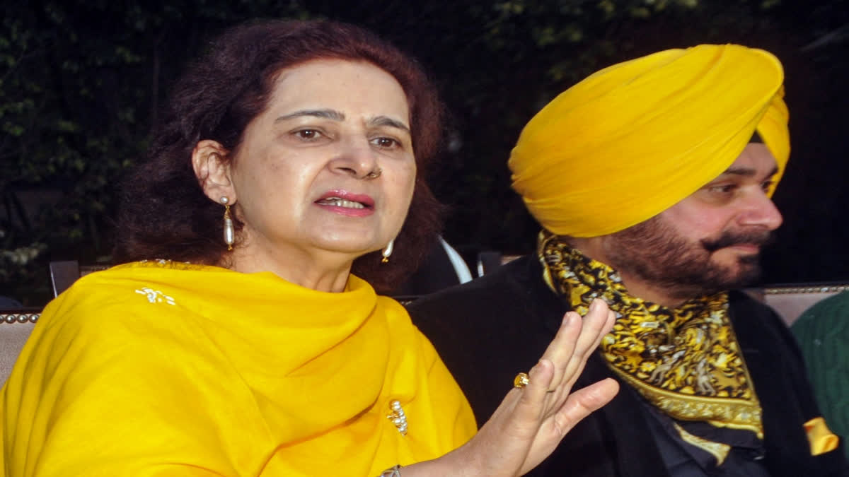 Navjot Singh Sidhu's Wife Accuses Their Close Associates For Duping Rs 2 Crore