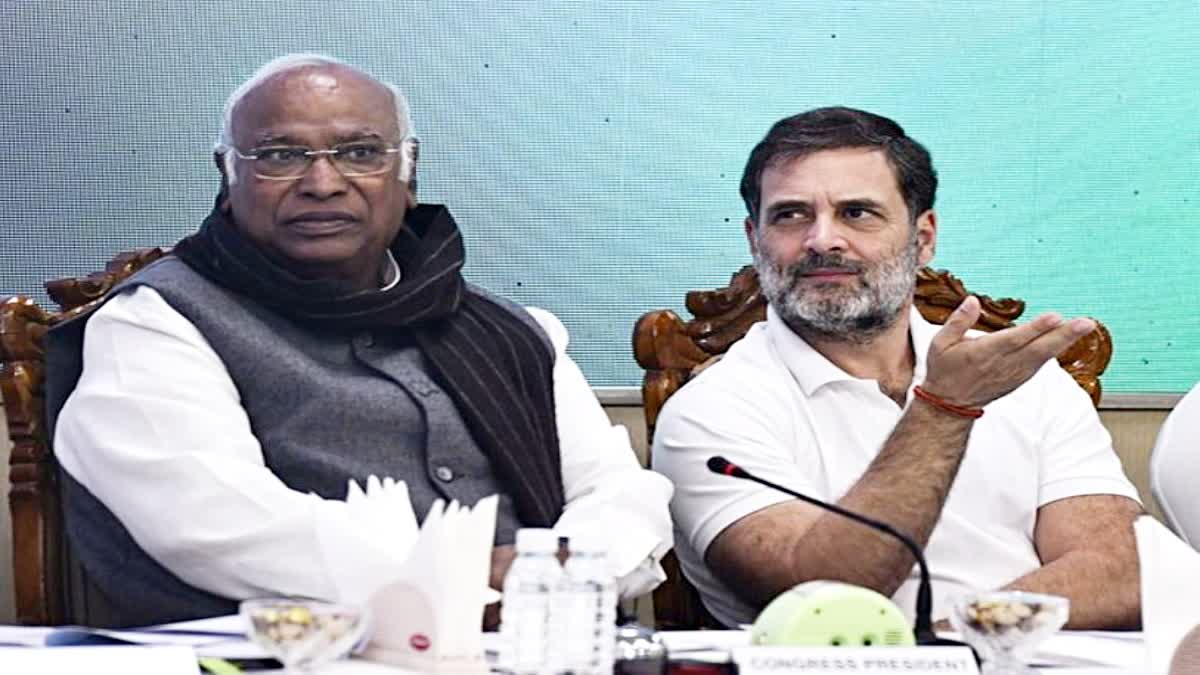 Congress President Mallikarjun Kharge and Rahul Gandhi