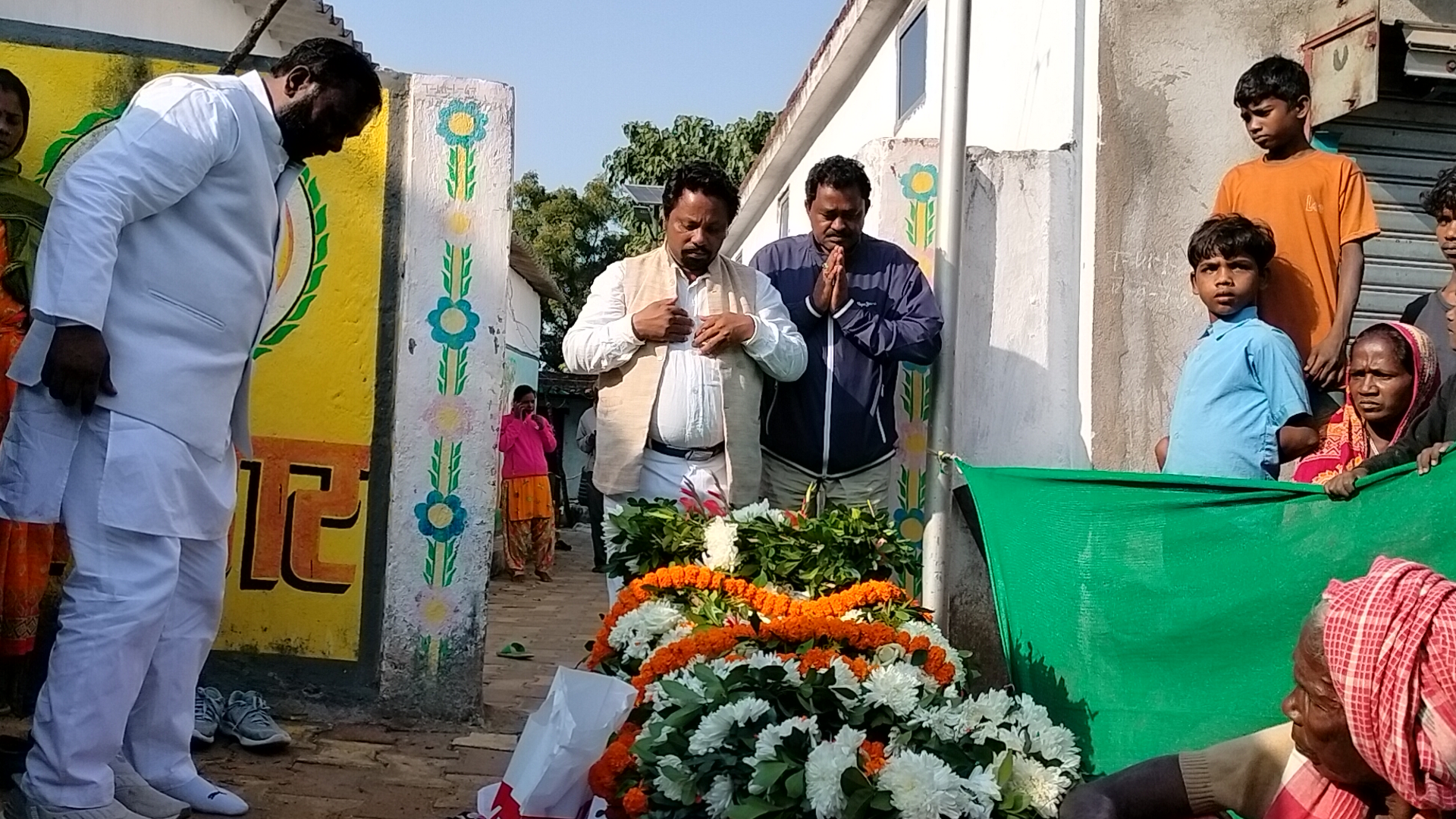 Leaders paid tribute to Birsa Munda descendant after death in road accident in Khunti