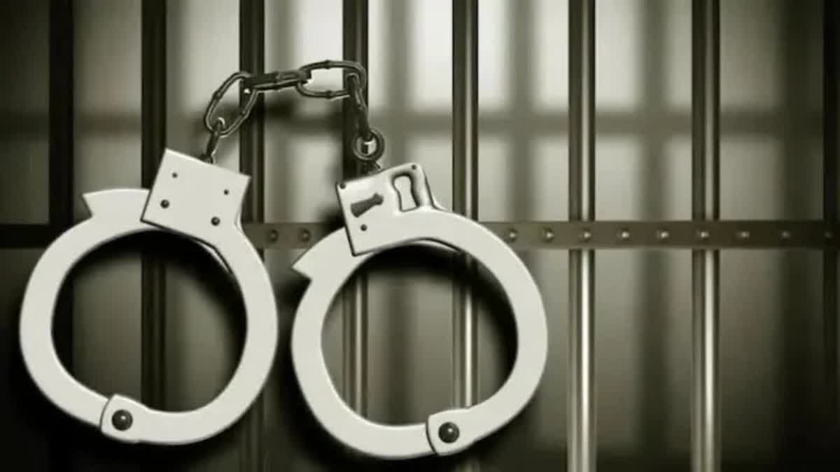 Pune minor girl rape case  Father arrest in Pune  പിതാവ് അറസ്റ്റിൽ  പൂനെ പീഡനം അറസ്റ്റ്