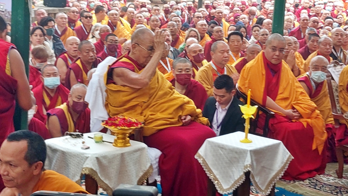 बोद्ध धर्म गुरु दलाई लामा का तीन दिवसीय टीचिंग कार्यक्रम