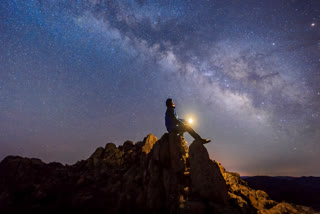 Its holiday time, and many people would leave citylights and go finding somethings soothing and calm away from chaos. Stargazing can be one of the best option to have if you want to experience something really soothing. But how to execute it?