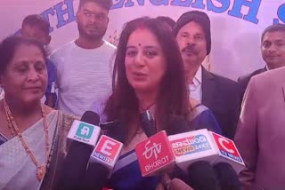 pooja-gandhi-reaction-on-speaking-kannda-in-karnataka