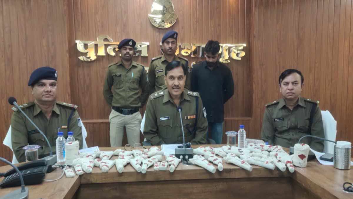 BARWANI ARRESTED 2 ARMS SMUGGLERS