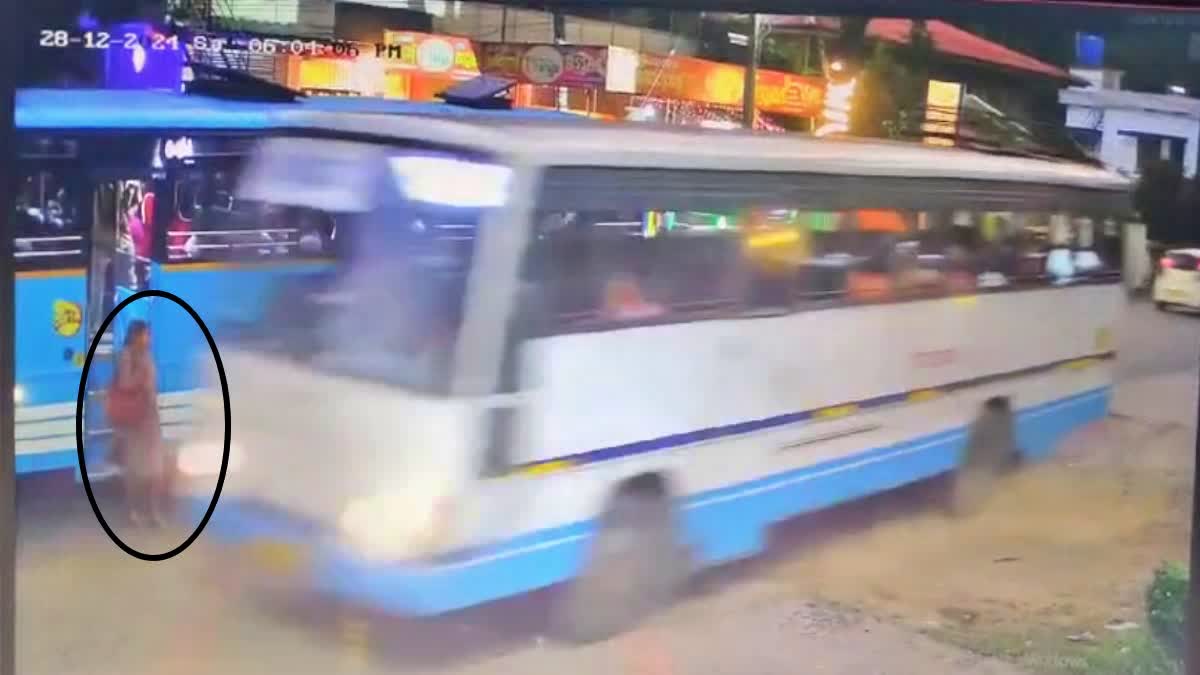 KODUNGUR BUS RASH DRIVE  PALLICKATHODU POLICE KOTTAYAM  കെഎസ്‌ആര്‍ടിസി അപകട യാത്ര  കൊടുങ്ങൂര്‍ കെഎസ്ആര്‍ടിസി