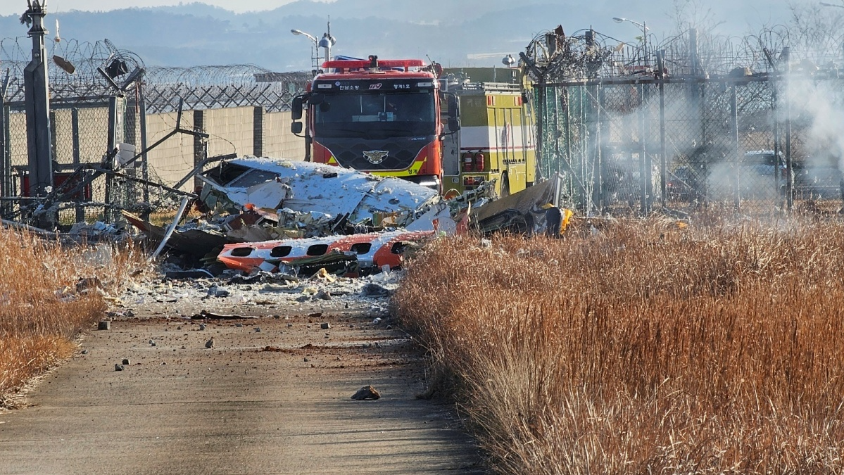 28 Dead As Plane Veers Off Runway, Catches Fire At A South Korean Airport