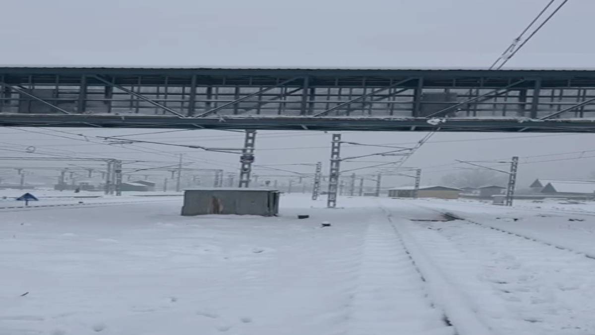 Thick layer of snow on tracks