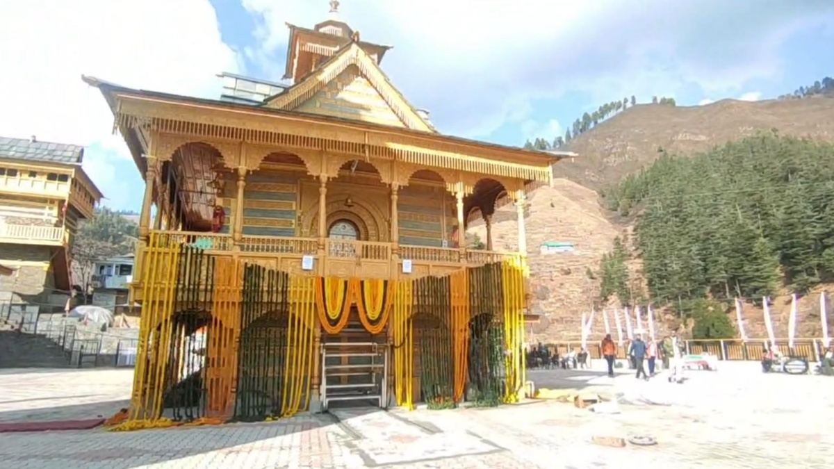 बकरालू महाराज देवता का मंदिर