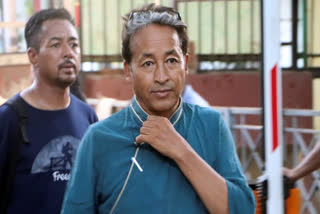 Climate Activist Sonam Wangchuk Meets Fasting Farmer Leader Dallewal