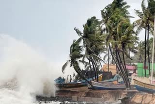 LOW PRESSURE IN THE BAY OF BENGAL