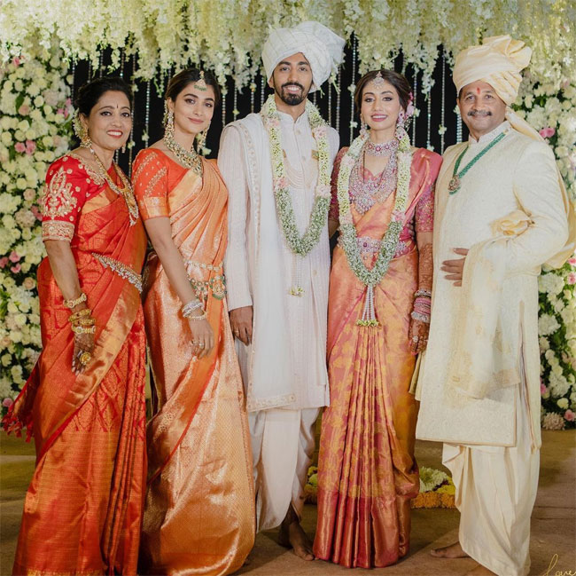 Brother Wedding Photos Shares  Brother Wedding Photos Shares by Pooja Hegde  Pooja Hegde Brother Wedding  Bollywood actress Pooja hegde  ಪೂಜಾ ಹೆಗ್ಡೆ ಸಹೋದರ ರಿಷಬ್ ಹೆಗ್ಡೆ  ರಿಷಬ್ ಹೆಗ್ಡೆ ಅವರು ದಾಂಪತ್ಯ ಜೀವನ  ಹಿರಿಯ ಸಹೋದರನ ಮದುವೆ ಫೋಟೋ  ಜನಪ್ರಿಯ ನಟಿ ಪೂಜಾ ಹೆಗ್ಡೆ  ಪೂಜಾ ಹೆಗ್ಡೆ ಸಹೋದರ ರಿಷಬ್ ಹೆಗ್ಡೆ ಮದುವೆ ಅದ್ಧೂರಿ  ನನ್ನ ಸಹೋದರ ಪ್ರೀತಿಸಿ ಮದುವೆ