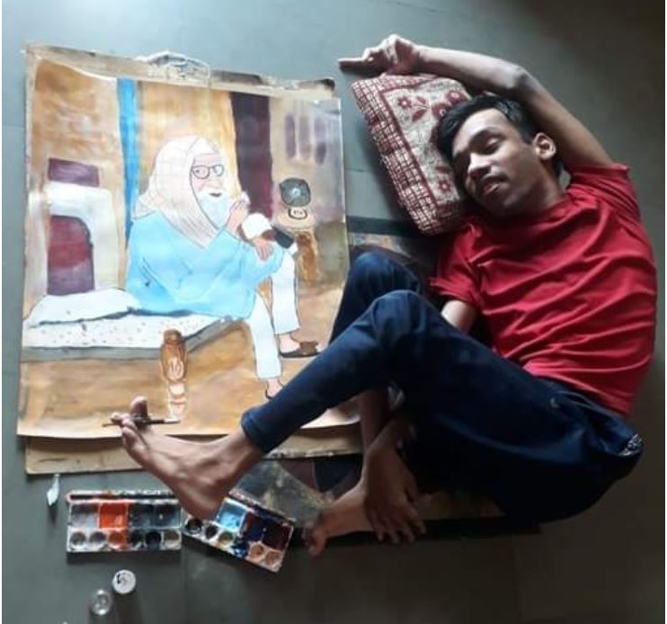 The disabled fan made a painting of Amitabh with his feet